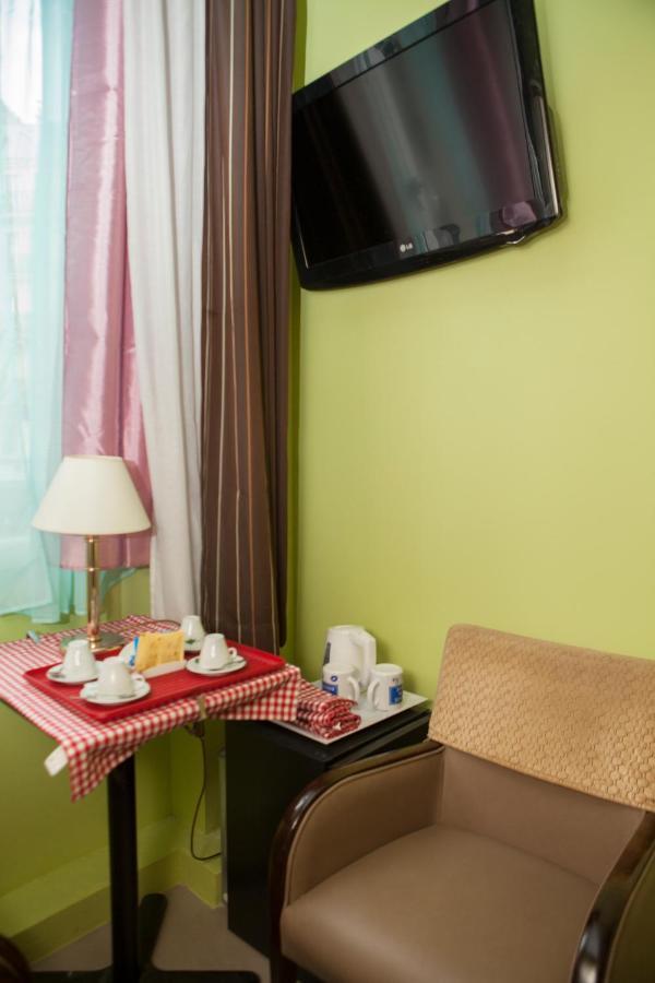 Club246 Saint Martin Bed & Breakfast Parijs